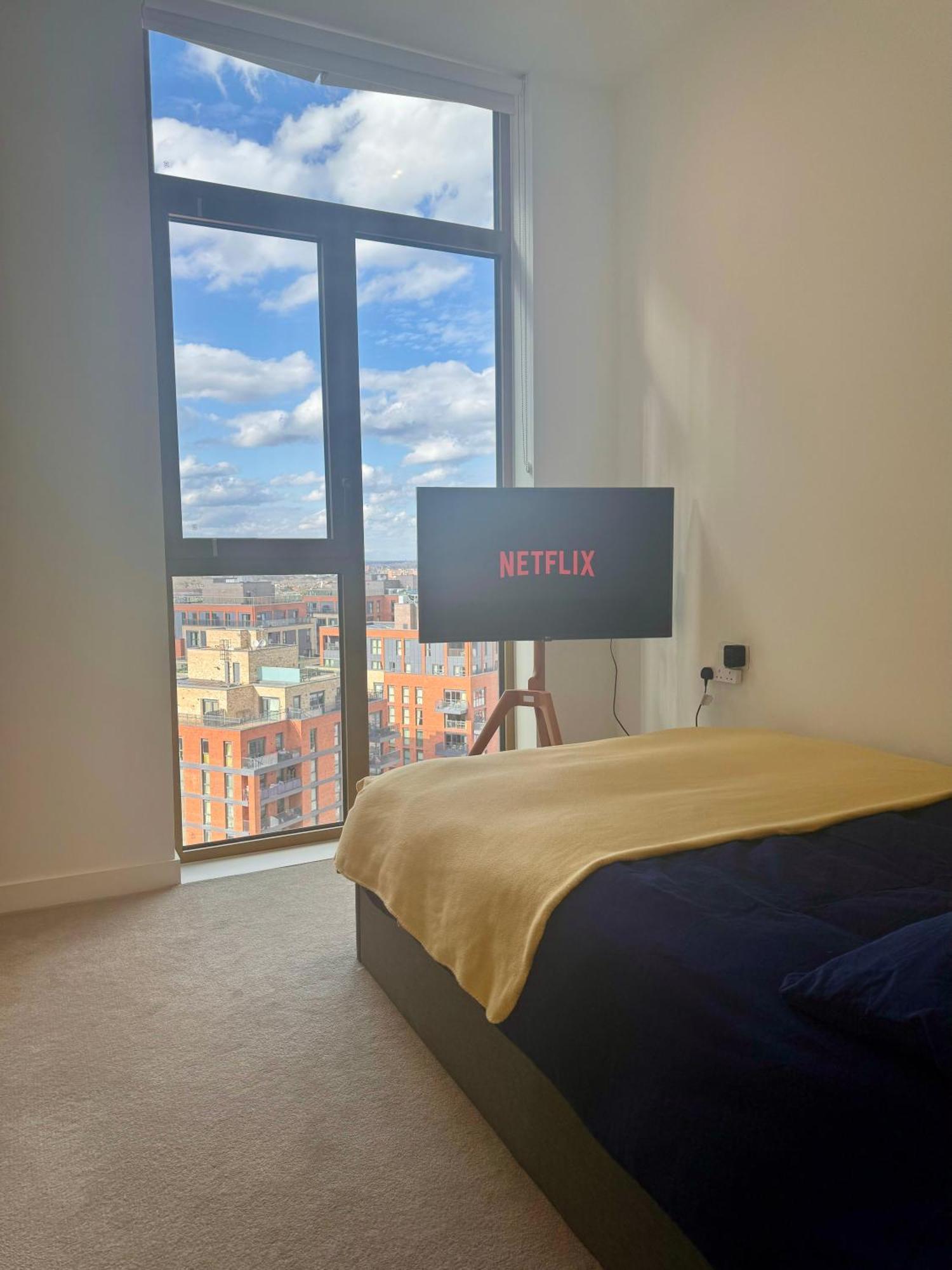 Cozy Room With Private Bathroom In Luxurious Flat Лондон Экстерьер фото