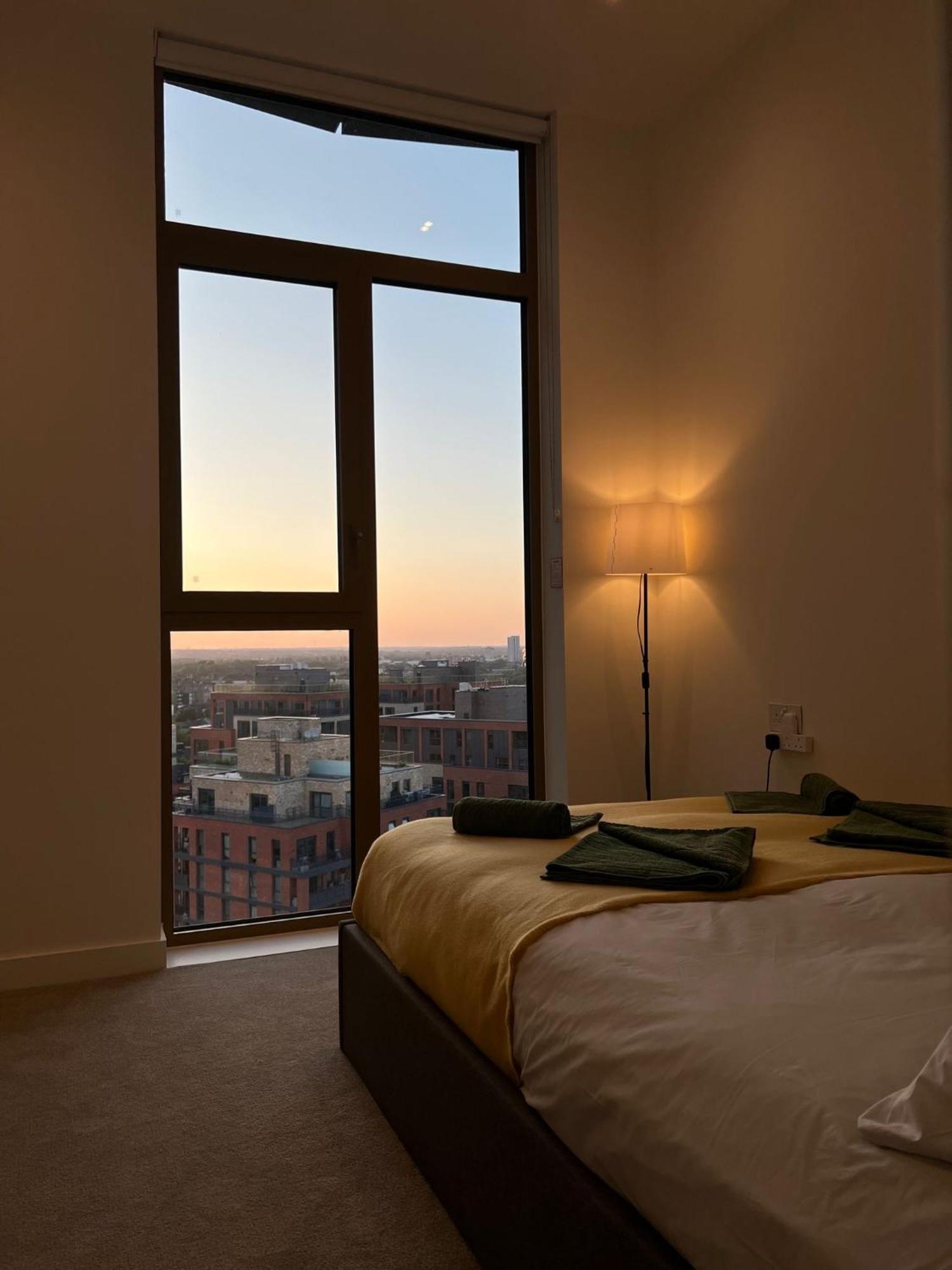 Cozy Room With Private Bathroom In Luxurious Flat Лондон Экстерьер фото
